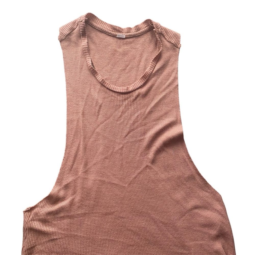 ALO Yoga Women's Muscle Tank in Dusty Rose